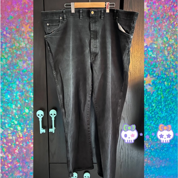 Black Wrangler Jeans - Picture 1 of 3